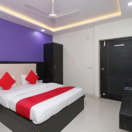 Oyo Hotel The Orient Tree Агра Экстерьер фото