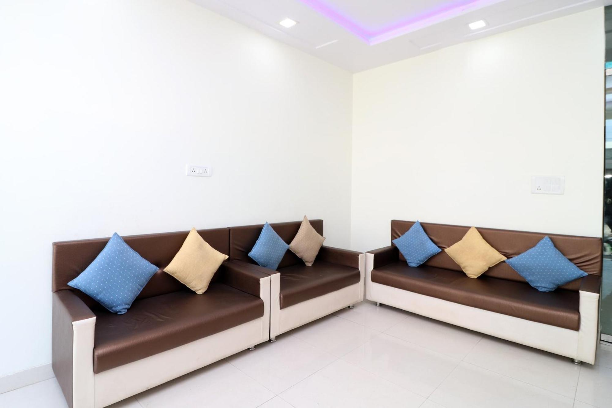 Oyo Hotel The Orient Tree Агра Экстерьер фото